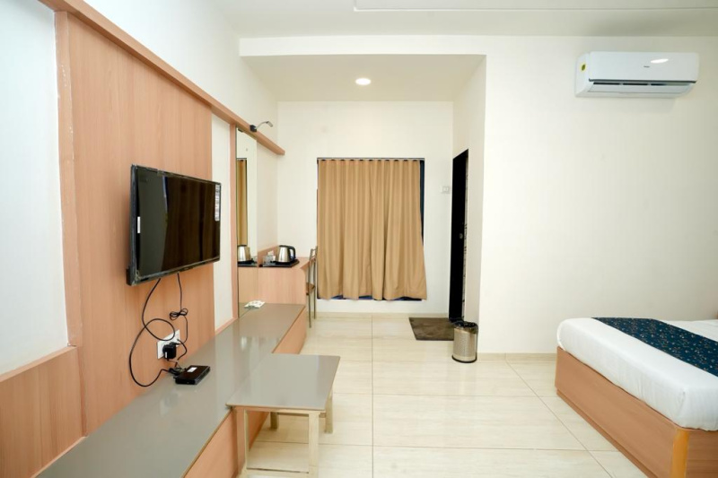  Hotels 36000 Sq.ft. for Sale in Morbi Road, Rajkot