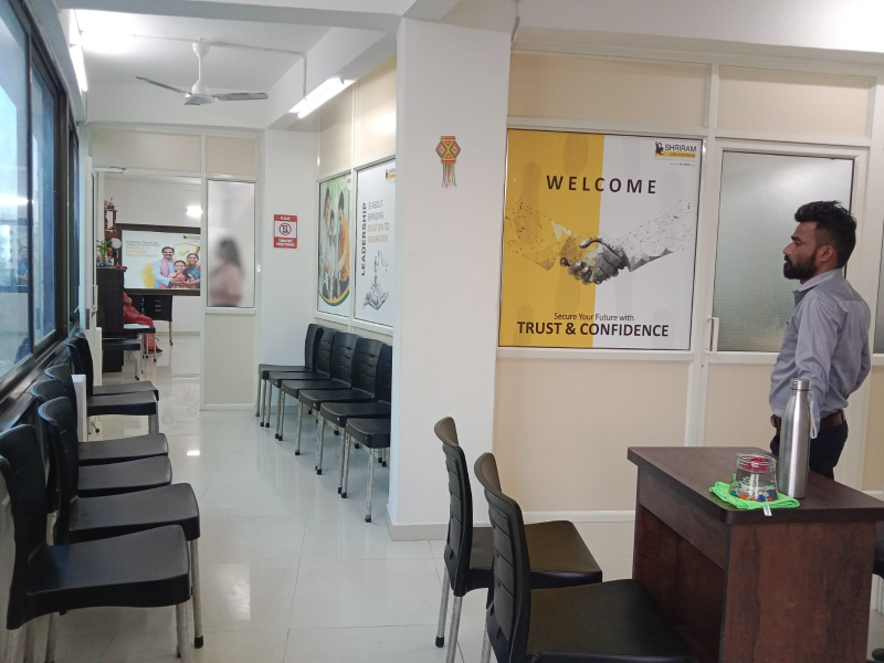  Office Space 2150 Sq.ft. for Sale in New C G Road, Ahmedabad