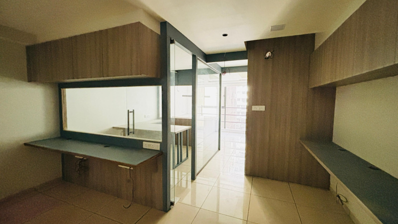  Office Space 705 Sq.ft. for Sale in Vaishno Devi Circle, Sarkhej, Ahmedabad