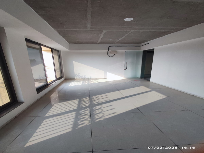  643 Sq.ft. Office Space for Sale in Ashram Road, Ahmedabad