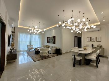 4.5 BHK Flat for Sale in Siddhartha Vihar, Ghaziabad