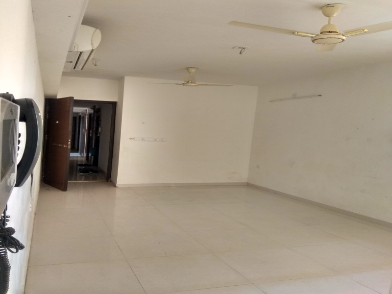 1 BHK 1500 Sq.ft. Apartment for Rent in Bhayanderpada, Thane