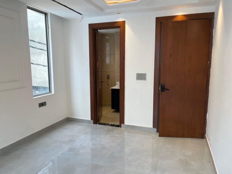 4 BHK Builder Floor 210 Sq. Yards for Sale in Anand Vihar, Kaushambi