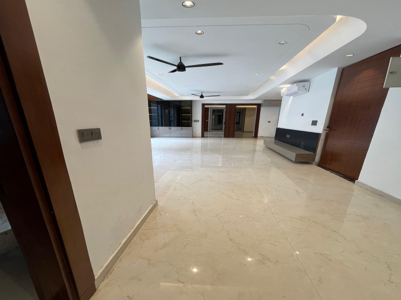 4 BHK Builder Floor 210 Sq. Yards for Sale in Anand Vihar, Kaushambi