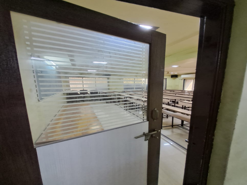  Office Space 900 Sq.ft. for Rent in Dombivli East, Thane