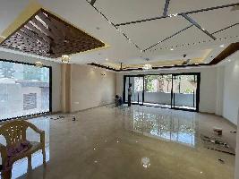 4 BHK Builder Floor for Sale in Sushant Lok Phase III, Gurgaon