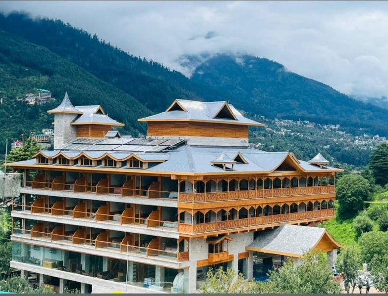  Hotels 700000 Sq.ft. for Sale in Rohtang Road, Manali