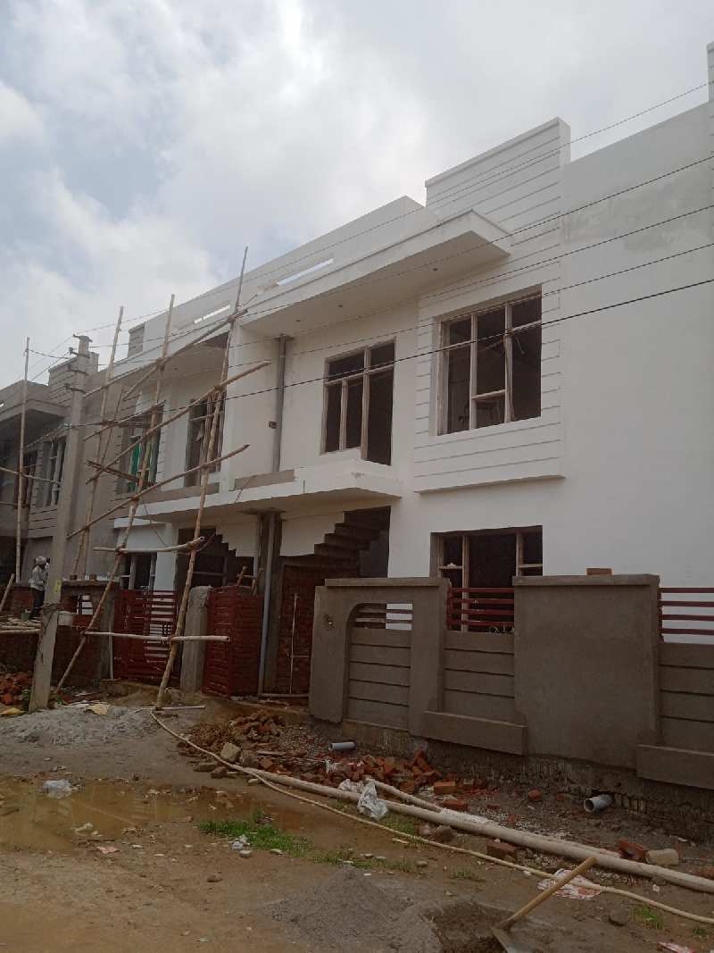 3 BHK 975 Sq.ft. House & Villa for Sale in Sultanpur Road, Lucknow