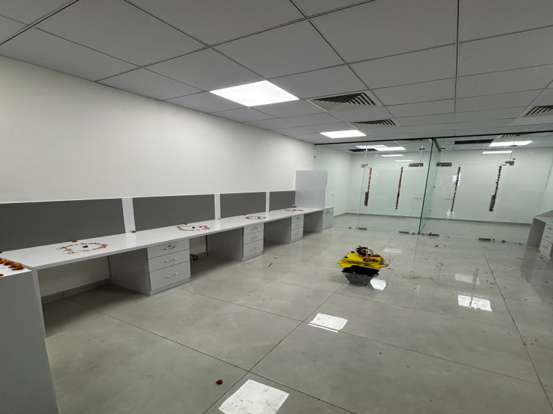  674 Sq.ft. Office Space for Rent in Techzone 4, Greater Noida