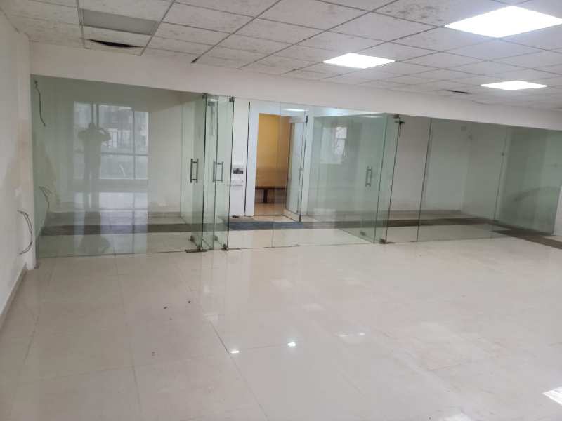  Office Space 2250 Sq.ft. for Rent in Dadar, Mumbai