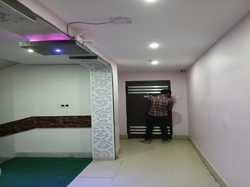  Hotels 5500 Sq.ft. for Rent in Chinar Park, Kolkata