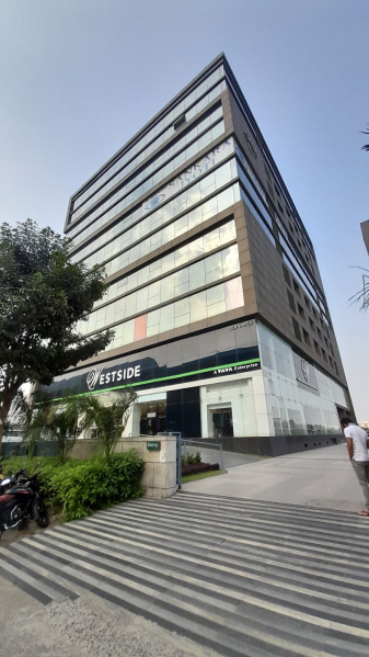  Office Space 1046 Sq.ft. for Rent in Chinar Park, Kolkata