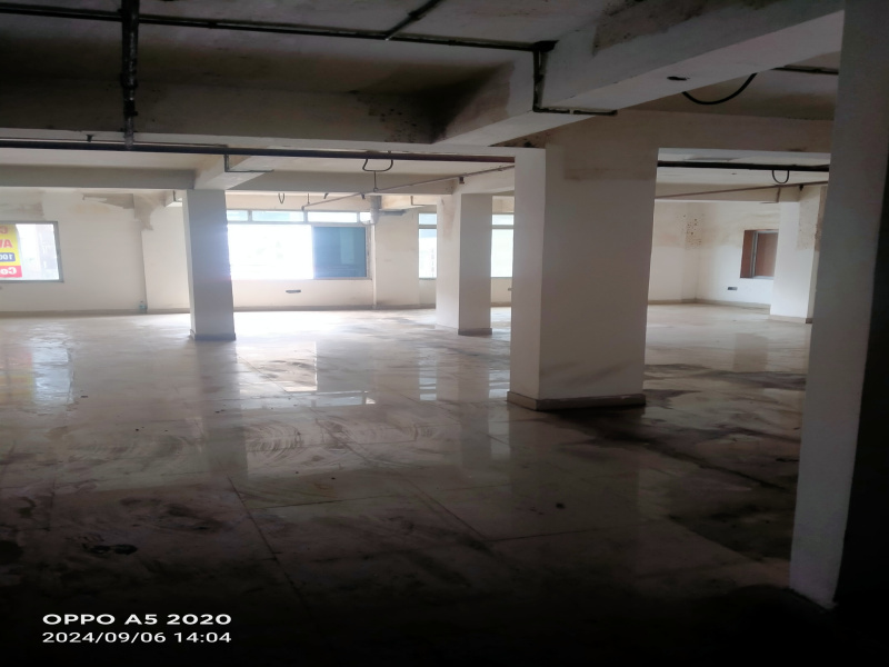  Showroom 22000 Sq.ft. for Rent in Chinar Park, Kolkata