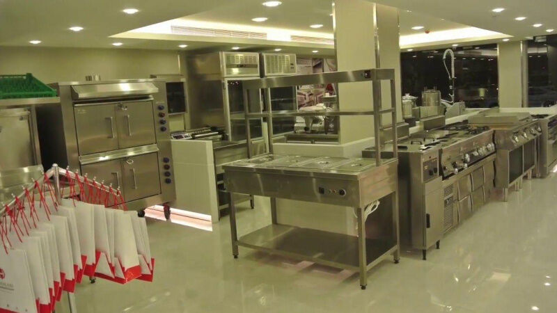  Showroom 5000 Sq.ft. for Rent in Fatehabad Road, Agra