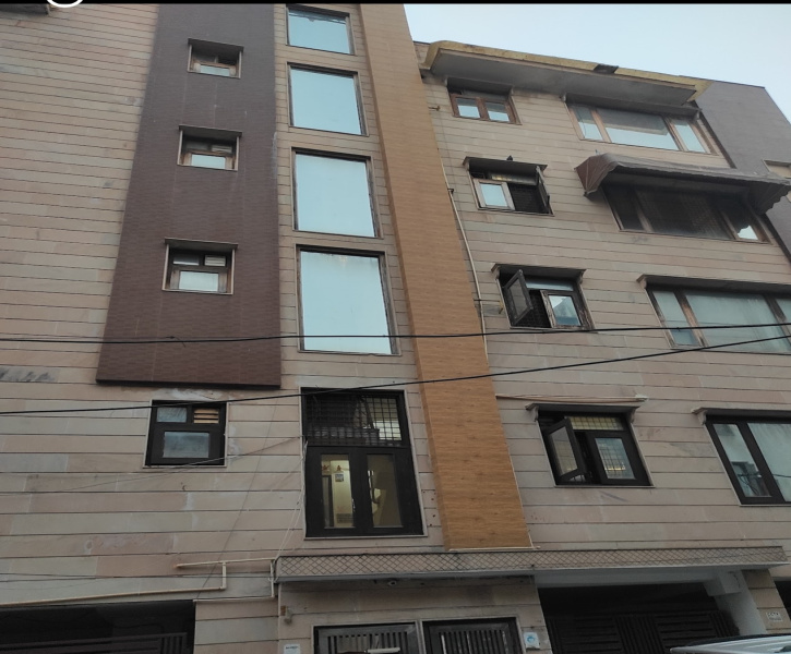 3 BHK 1800 Sq.ft. Builder Floor for Sale in Block M Rajouri Garden, Delhi