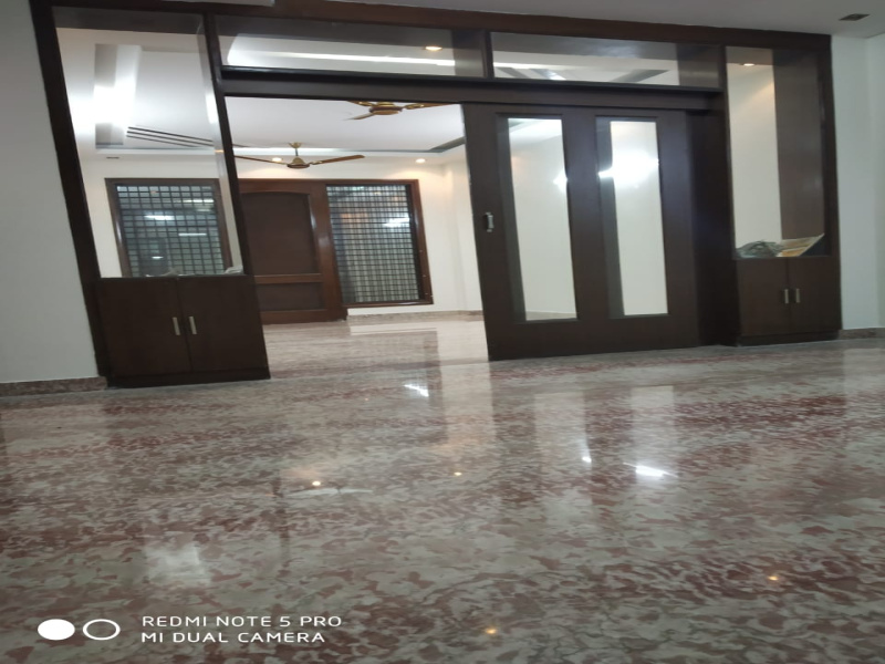 3 BHK 1800 Sq.ft. Builder Floor for Sale in Block M Rajouri Garden, Delhi