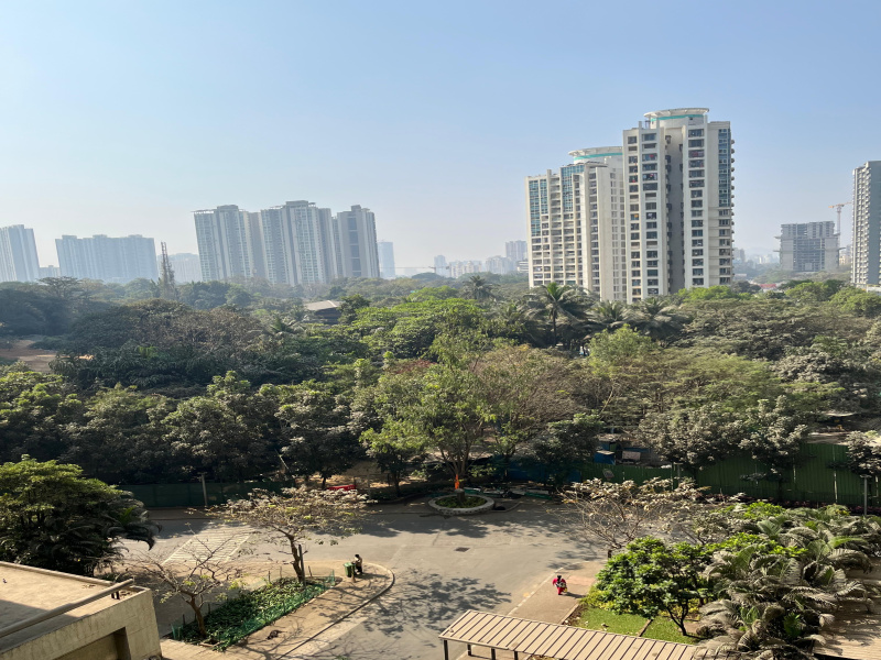 1.5 BHK 600 Sq.ft. Apartment for Sale in Kolshet Road, Thane