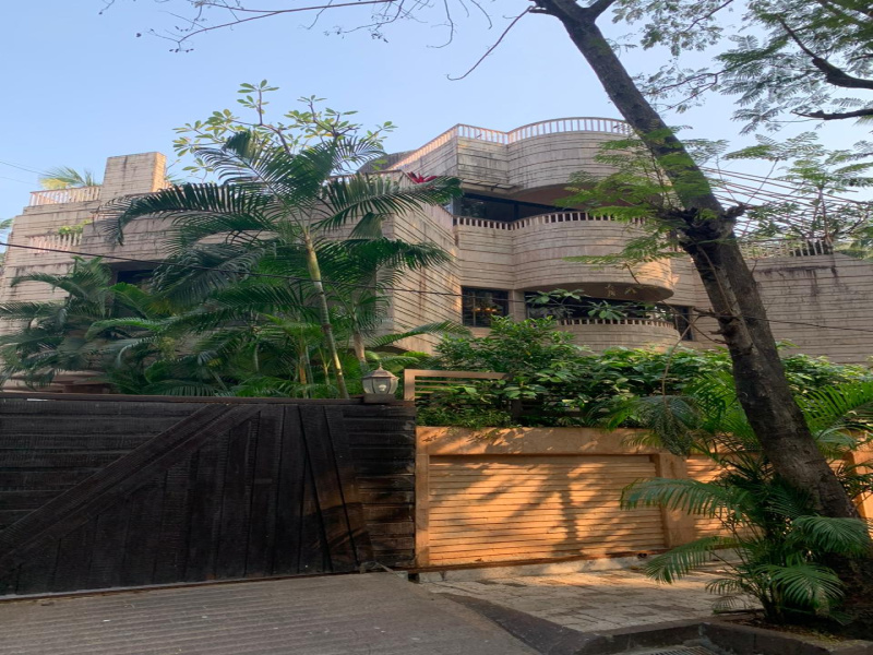 8 BHK 9000 Sq.ft. House for Sale in Juhu, Mumbai