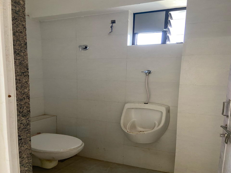  Office Space 1055 Sq.ft. for Sale in Navrangpura, Ahmedabad