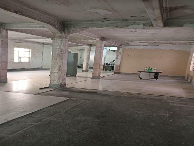  Commercial Shop 1200 Sq.ft. for Rent in New Market Area, Kolkata