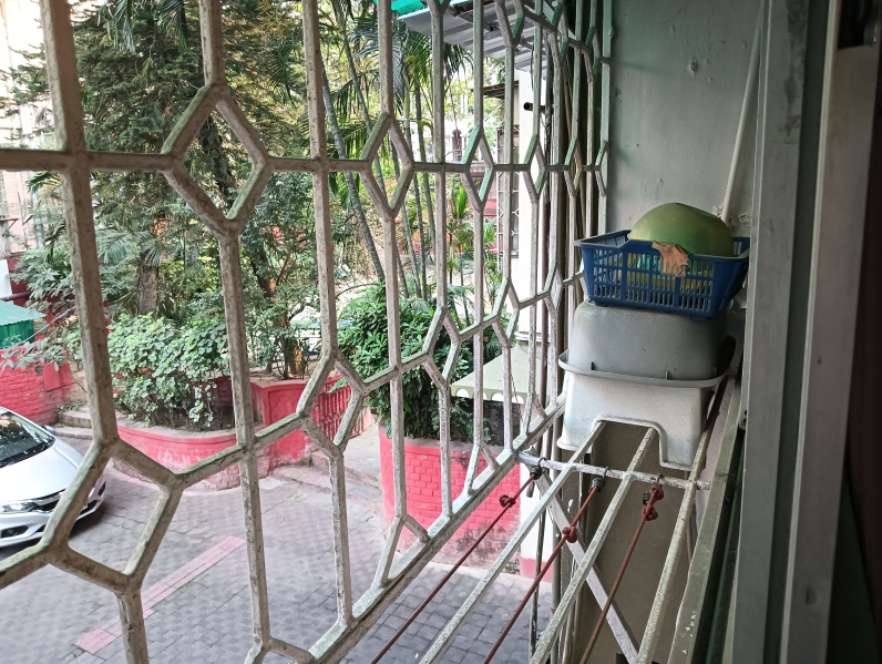  Commercial Shop 1100 Sq.ft. for Rent in Salkia, Kolkata