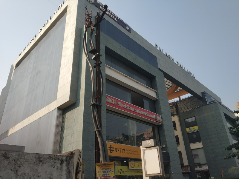  Office Space 572 Sq.ft. for Rent in Pal, Surat