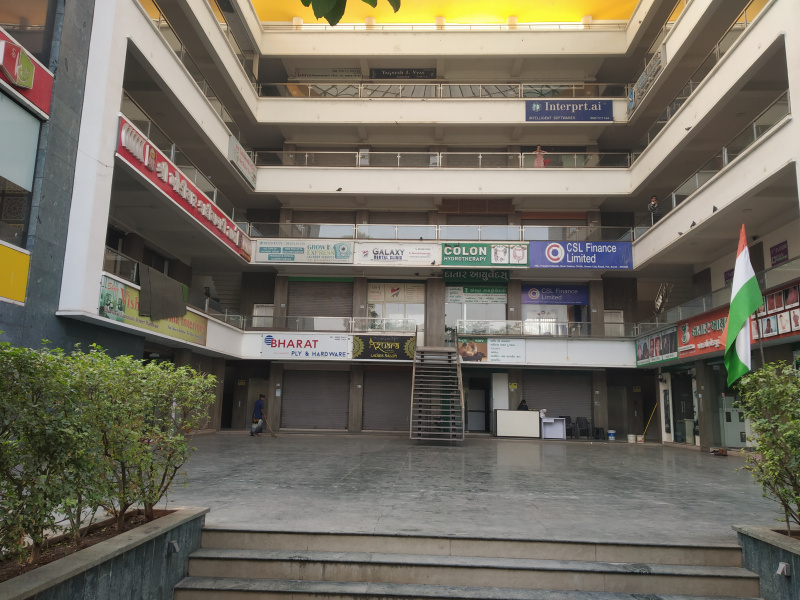  Office Space 572 Sq.ft. for Rent in Pal, Surat