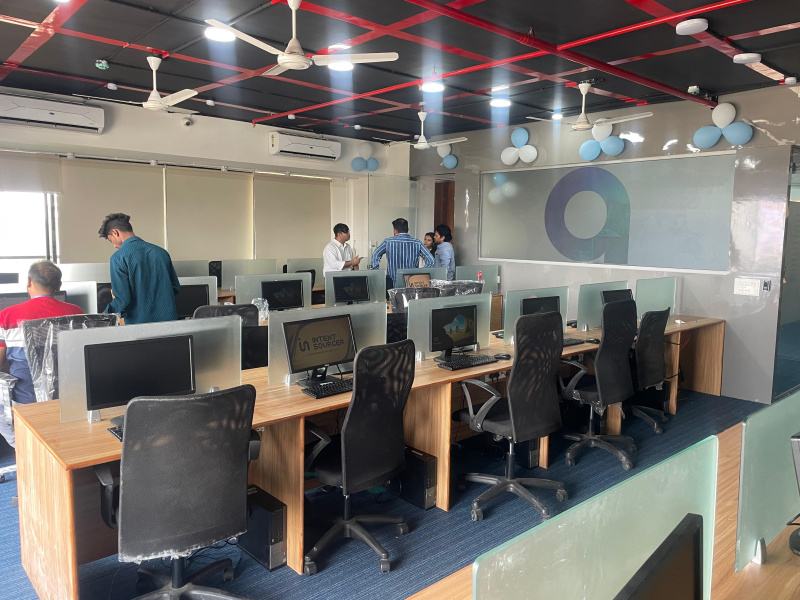  Office Space 2907 Sq.ft. for Sale in Mumbai Naka, Nashik