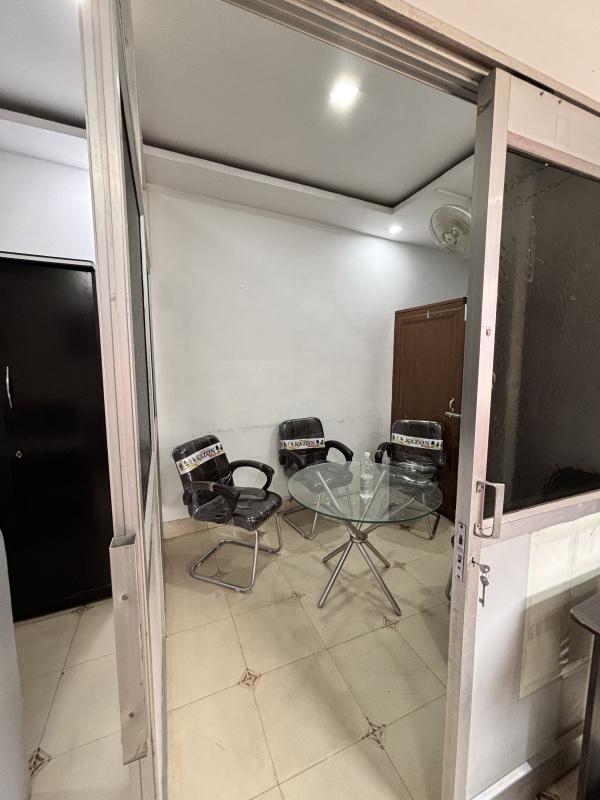  Office Space 550 Sq.ft. for Rent in Sigra, Varanasi