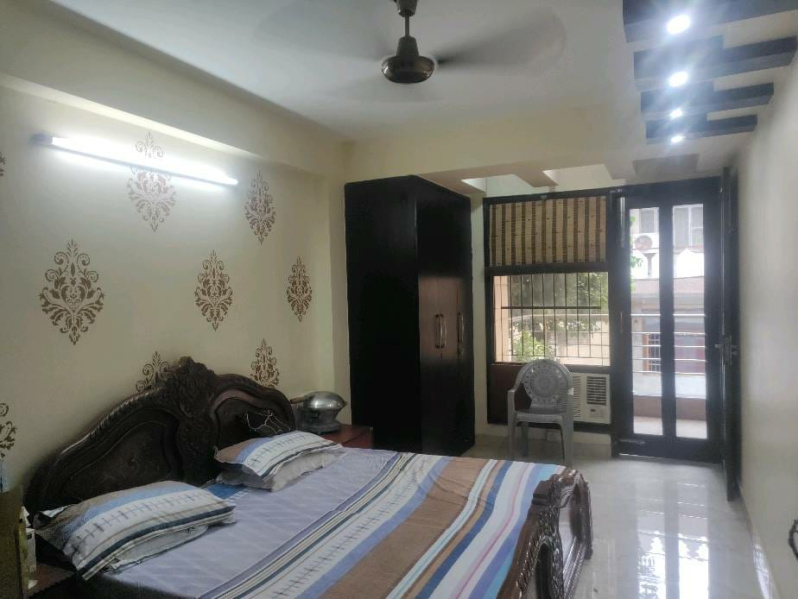 4 BHK 220 Sq. Yards Builder Floor for Sale in Mansarovar Garden, Delhi