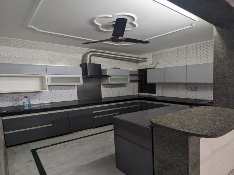 3 BHK 180 Sq. Yards Builder Floor for Sale in Mansarovar Garden, Delhi