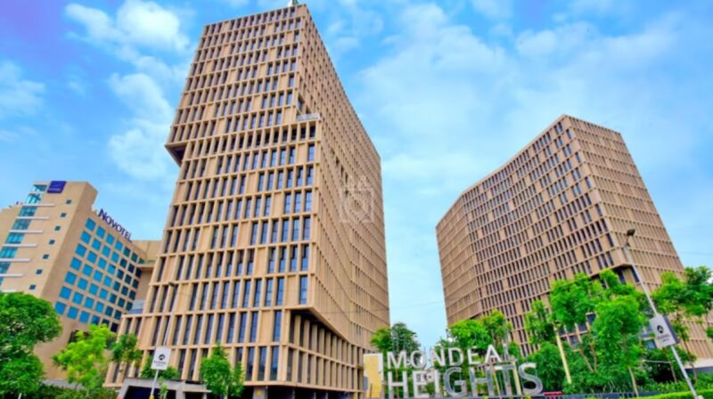  Office Space 1615 Sq.ft. for Rent in S G Highway, Ahmedabad
