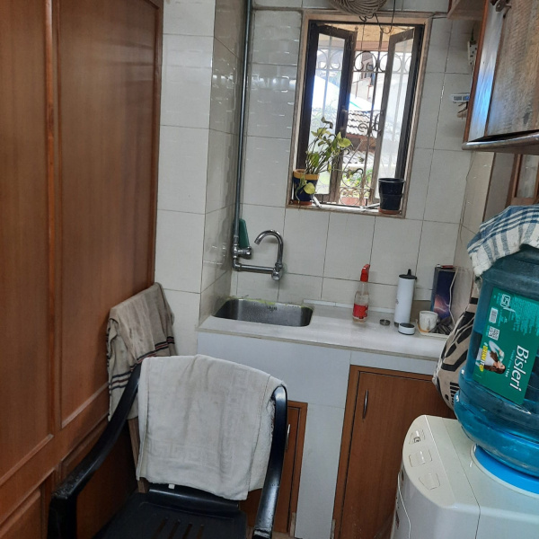  Office Space 300 Sq.ft. for Rent in Bandra West, Mumbai