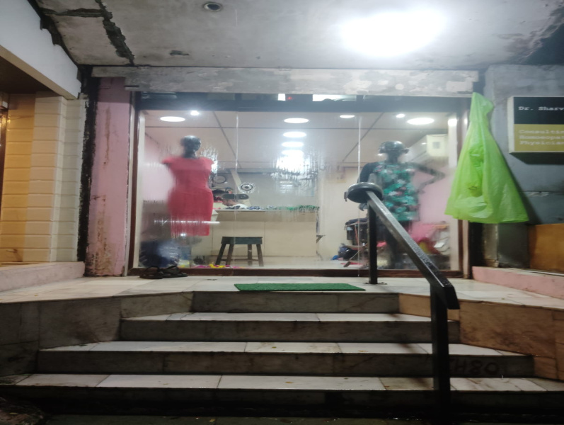  Commercial Shop 190 Sq.ft. for Rent in Khar West, Mumbai