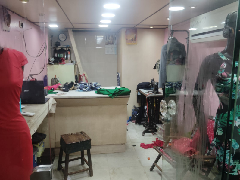  Commercial Shop 190 Sq.ft. for Rent in Khar West, Mumbai