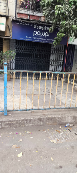  Commercial Shop 260 Sq.ft. for Rent in Santacruz, Mumbai