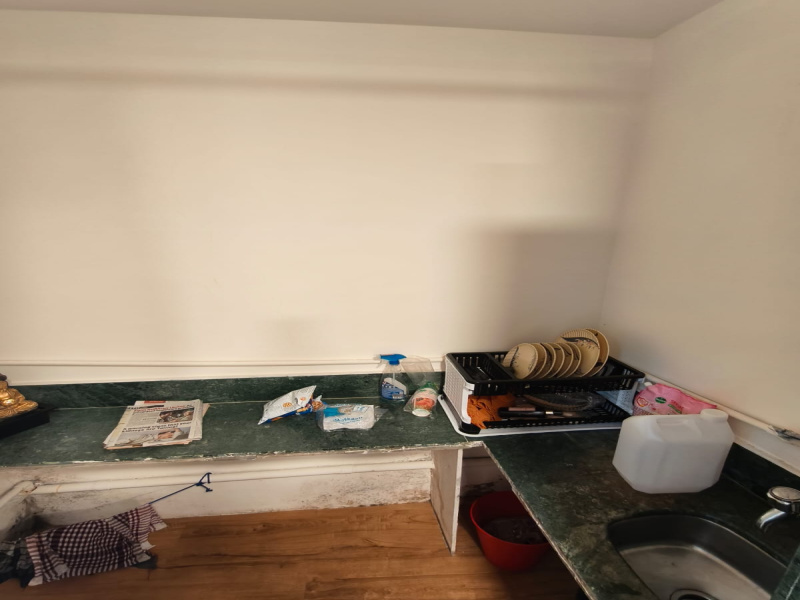  Commercial Shop 300 Sq.ft. for Rent in Bandra West, Mumbai