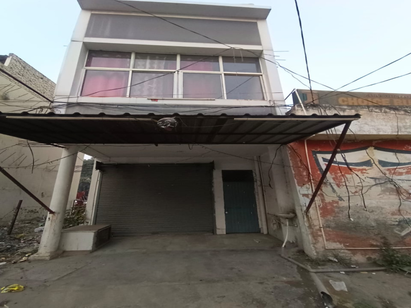  Commercial Shop 360 Sq.ft. for Rent in Dhakoli, Zirakpur