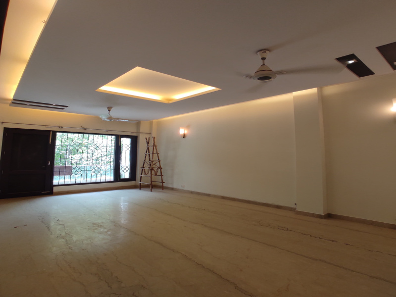 4 BHK Builder Floor 2200 Sq.ft. for Sale in Sector 56 Gurgaon