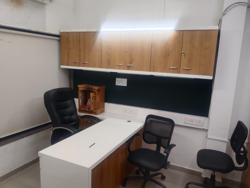  450 Sq.ft. Office Space for Rent in Alkapuri, Vadodara