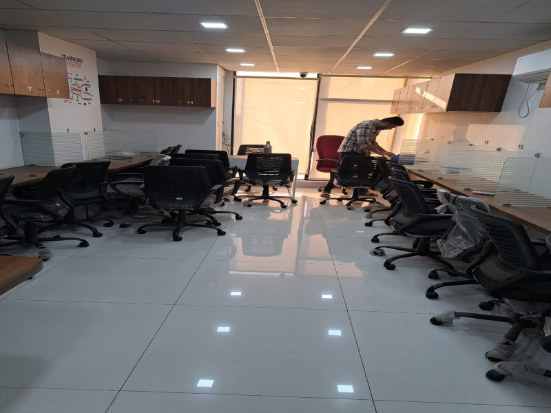  Office Space 750 Sq.ft. for Rent in Old Padra Road, Vadodara