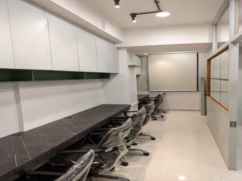  Office Space 600 Sq.ft. for Rent in Old Padra Road, Vadodara