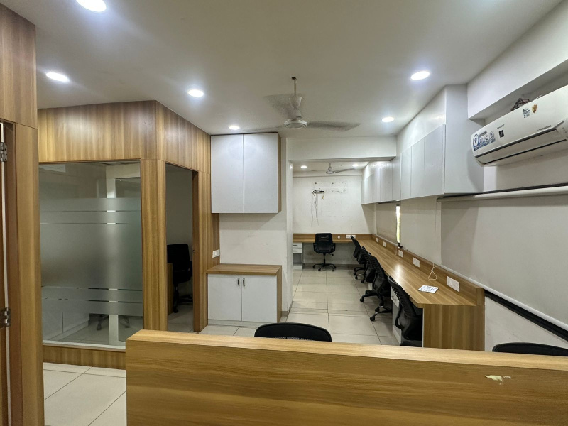  1000 Sq.ft. Office Space for Rent in Alkapuri, Vadodara