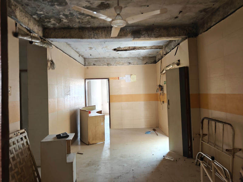  3300 Sq.ft. Office Space for Sale in Hari Nagar, Vadodara