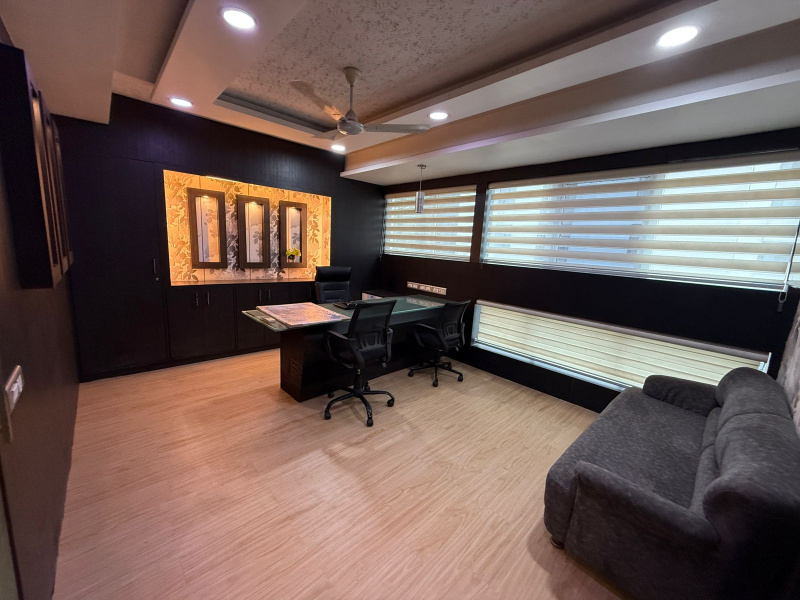  1050 Sq.ft. Office Space for Rent in Alkapuri, Vadodara