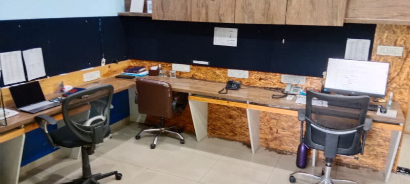 760 Sq.ft. Office Space for Rent in Old Padra Road, Vadodara