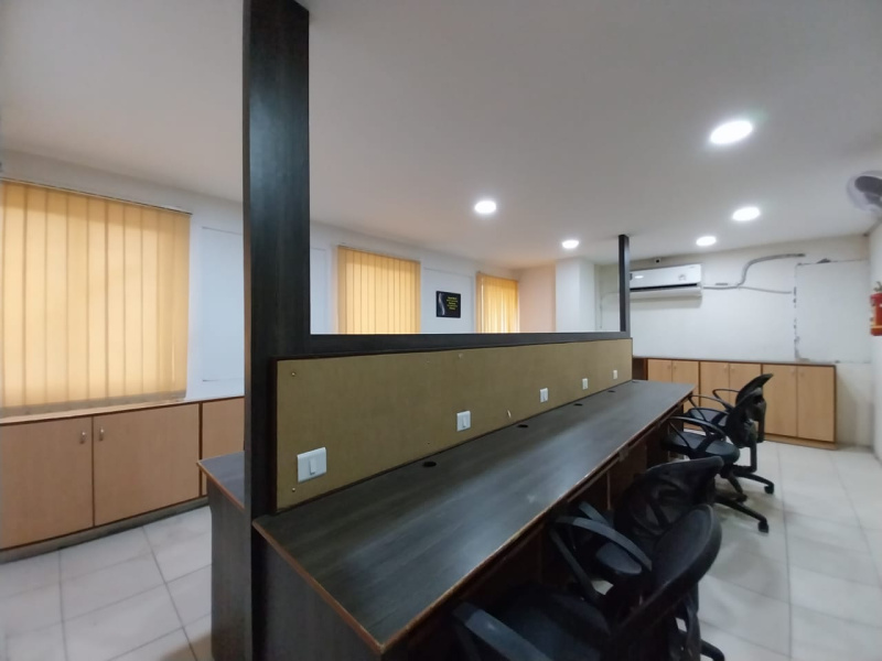  4200 Sq.ft. Office Space for Sale in Alkapuri, Vadodara