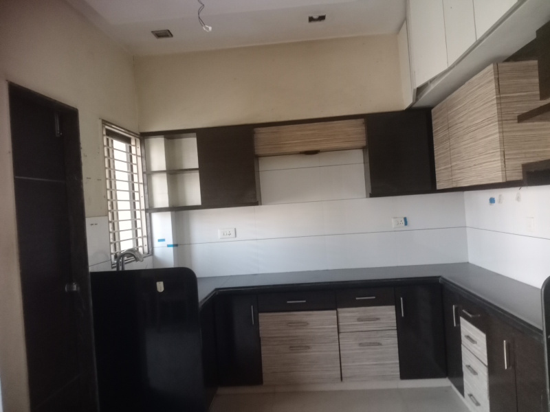  475 Sq.ft. Office Space for Rent in Alkapuri, Vadodara