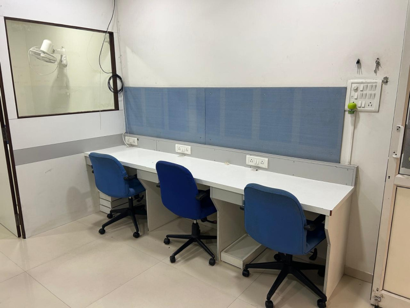  250 Sq.ft. Office Space for Rent in Alkapuri, Vadodara