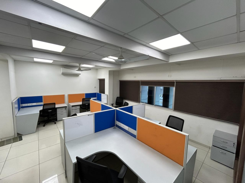  1200 Sq.ft. Office Space for Rent in Alkapuri, Vadodara